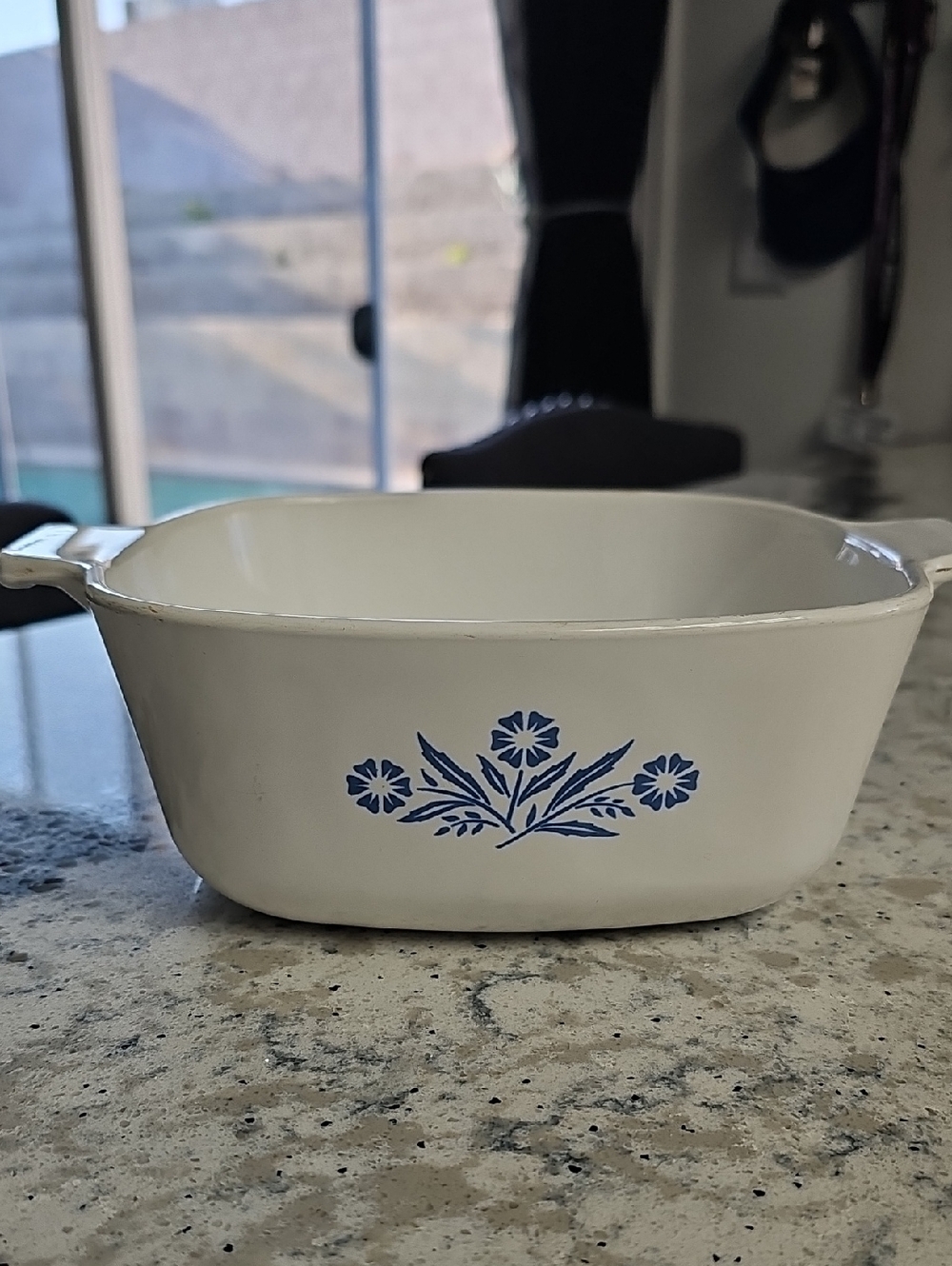 Corningware White Ceramic Casserole with Blue Cornflower Motif 1.5 QT